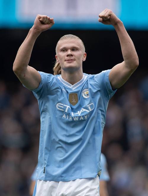 8场首发惊艳亮相！倪非凡一传进步大，但关键局仍靠老将（连续8场首发表现惊艳！倪非凡一传显著提升，关键时刻仍需老将托底）