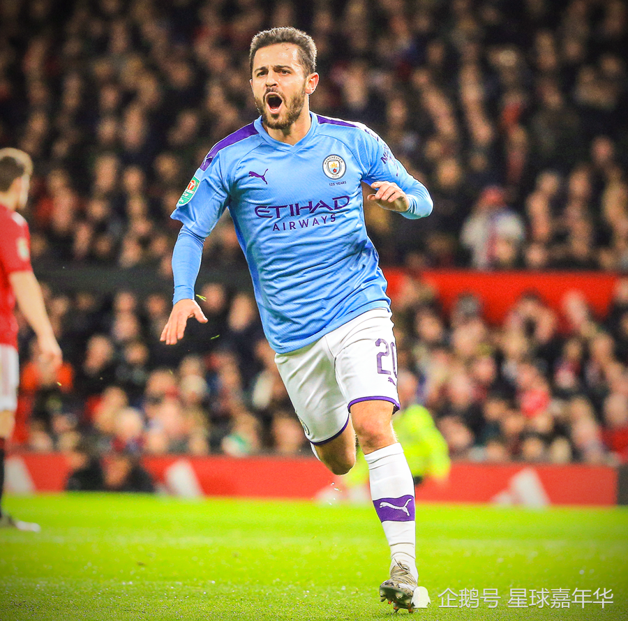 劳塔罗进球后比出A字，把进球献给受伤的前队友阿什拉夫（劳塔罗破门后比出“A”手势，将进球献给受伤的前队友阿什拉夫）