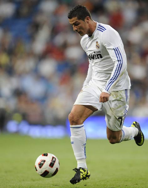 德天空：费内巴切想在冬窗引进莱万，但被莱万拒绝了（德天空：费内巴切冬窗求购莱万遭拒）