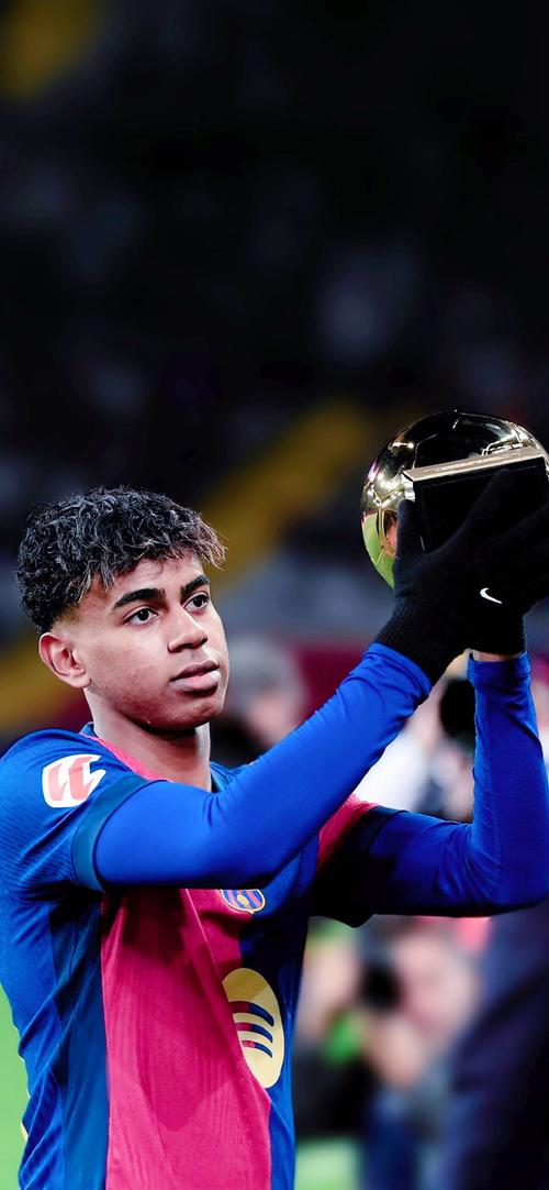 若出战多特，B席将成为第4位欧冠出场达到100次的葡萄牙球员（若出战多特，B席将成为欧冠百场的第4位葡萄牙球员）